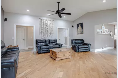 717 Roberts Road, Winthrop Harbor, IL 60096 - Photo 21