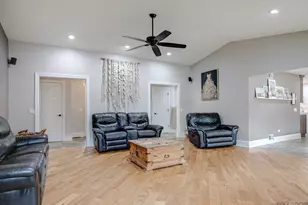 717 Roberts Rd, Winthrop Harbor, IL 60096 - Photo 21
