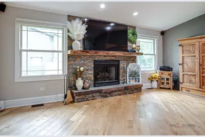 717 Roberts Road, Winthrop Harbor, IL 60096 - Photo 19