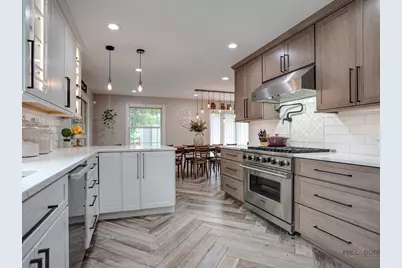 717 Roberts Road, Winthrop Harbor, IL 60096 - Photo 11