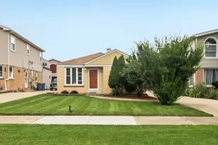 9226 Crescent Dr, Franklin Park, IL 60131 - Photo 1