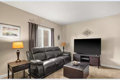 13 Dumbarton Oaks Place, Elgin, IL 60123 - Photo 5
