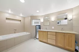 5919 N Bernard St, Chicago, IL 60659 - Photo 15
