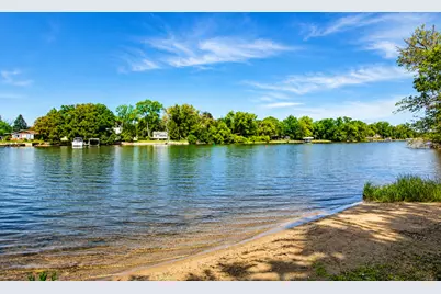 3006 S Elder Lane, Holiday Hills, IL 60051 - Photo 13