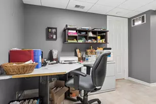 1204 Ashbrook Ct, Darien, IL 60561 - Photo 31