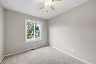 1140 Brunswick Ln, Aurora, IL 60504 - Photo 13