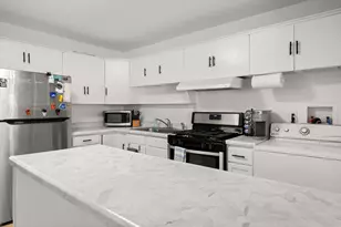 621 Fairlane Ave, Dekalb, IL 60115 - Photo 9