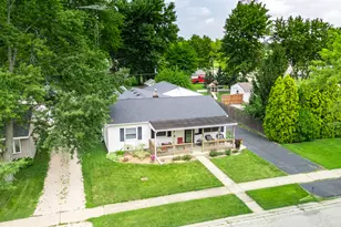621 Fairlane Ave, Dekalb, IL 60115 - Photo 3