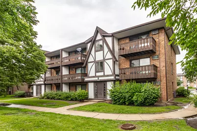 1004 Centurion Lane #4, Vernon Hills, IL 60061 - Photo 1