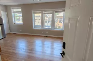 3745 W Argyle St, Chicago, IL 60625 - Photo 9