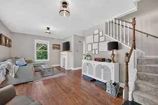 1212 Dean St, Saint Charles, IL 60174 - Photo 7