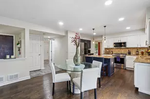 18106 W Hampshire Dr, Gurnee, IL 60031 - Photo 11