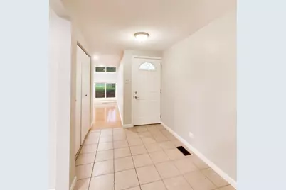 2117 E Gregory Street, Arlington Heights, IL 60004 - Photo 3