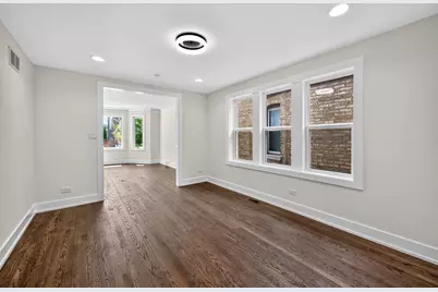 5852 W Newport Avenue, Chicago, IL 60634 - Photo 9