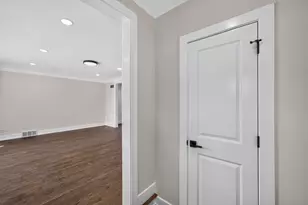 5852 W Newport Ave, Chicago, IL 60634 - Photo 3