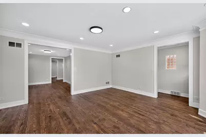 5852 W Newport Avenue, Chicago, IL 60634 - Photo 7