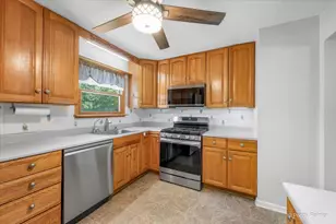 29W264 Lee Rd, West Chicago, IL 60185 - Photo 7