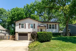 7615 Walnut Ave, Woodridge, IL 60517 - Photo 1