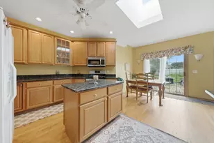 10400 Emerald Ave, Orland Park, IL 60467 - Photo 9