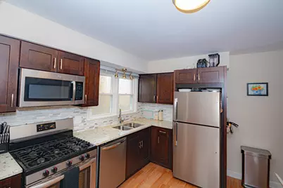 2724 W Berwyn Avenue #2B, Chicago, IL 60625 - Photo 11