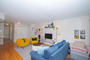 2724 W Berwyn Ave, Chicago, IL 60625 - Photo 3