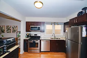 2724 W Berwyn Ave, Chicago, IL 60625 - Photo 9