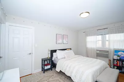 2724 W Berwyn Avenue #2B, Chicago, IL 60625 - Photo 13