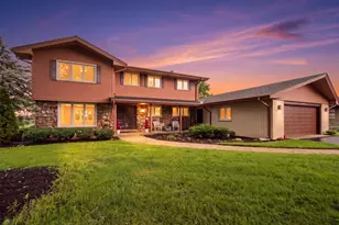 8430 Carriage Green Dr, Darien, IL 60561 - Photo 3