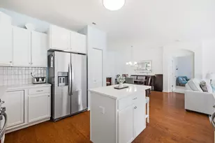 635 N Falls Circle, Pingree Grove, IL 60140 - Photo 15