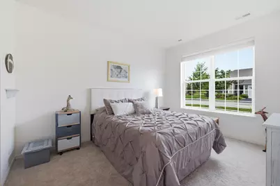 635 N Falls Circle, Pingree Grove, IL 60140 - Photo 5