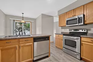 533 Mallard Ln, Sugar Grove, IL 60554 - Photo 9