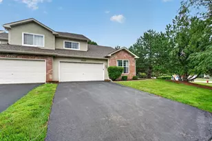 533 Mallard Ln, Sugar Grove, IL 60554 - Photo 1