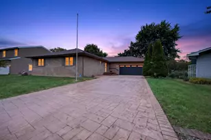 1512 Courtland Ave, Normal, IL 61761 - Photo 35