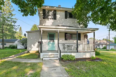 731 N Madison Street, Woodstock, IL 60098 - Photo 1
