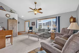 202 Dusty Trail, Coal City, IL 60416 - Photo 7