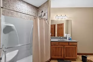 310 Bayview Ct, Danville, IL 61832 - Photo 21