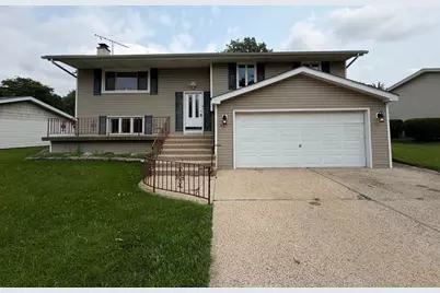 437 S Braintree Drive, Schaumburg, IL 60193 - Photo 1