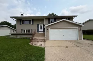 437 S Braintree Dr, Schaumburg, IL 60193 - Photo 1