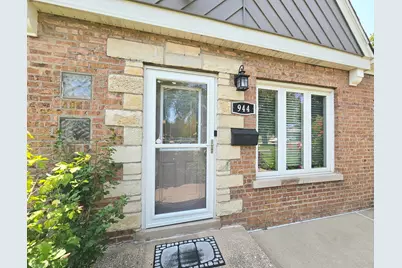 944 S Ardmore Avenue, Villa Park, IL 60181 - Photo 3