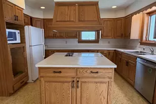 290 N Main St, Herscher, IL 60941 - Photo 23