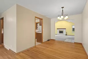 1407 Vassar Rd, Rockford, IL 61103 - Photo 9