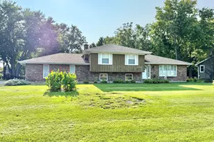 11S534 Whittington Ln, Naperville, IL 60564 - Photo 1