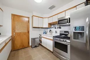 567 Happ Rd, Northfield, IL 60093 - Photo 17
