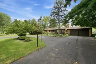 567 Happ Rd, Northfield, IL 60093 - Photo 3