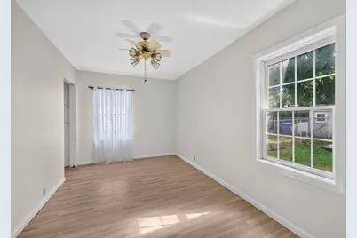 322 Hickory Street, Dekalb, IL 60115 - Photo 17