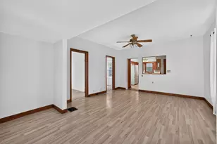 322 Hickory St, Dekalb, IL 60115 - Photo 9