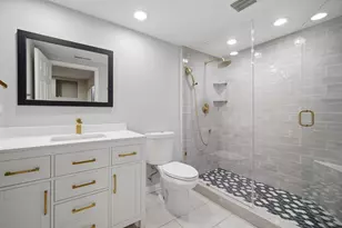 626 W Buckingham Pl, Chicago, IL 60657 - Photo 17
