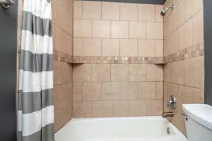 197 Uteg St, Crystal Lake, IL 60014 - Photo 17