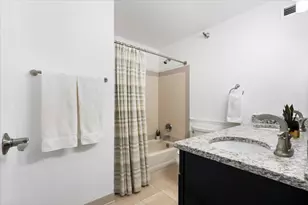 480 N McClurg Ct, Chicago, IL 60611 - Photo 15
