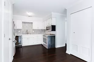 712 W Highland Ave, Elgin, IL 60123 - Photo 5